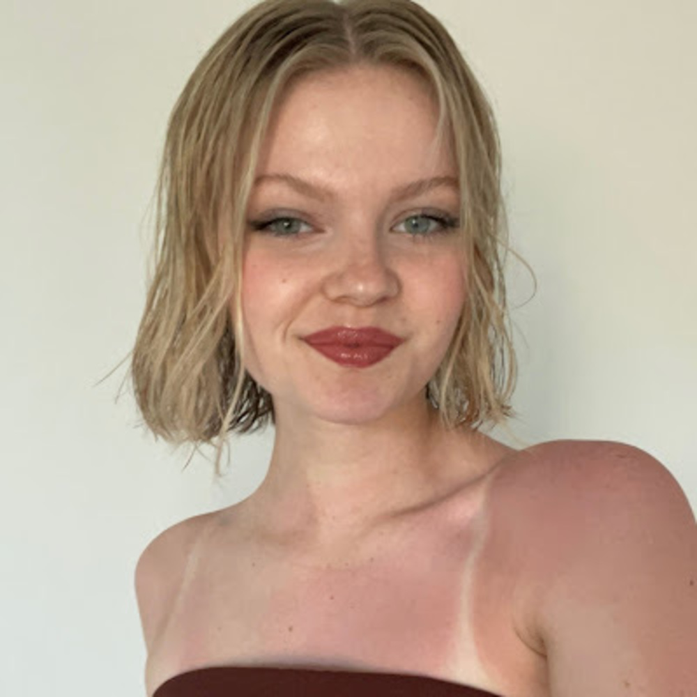 Meet your Posher, Olivia